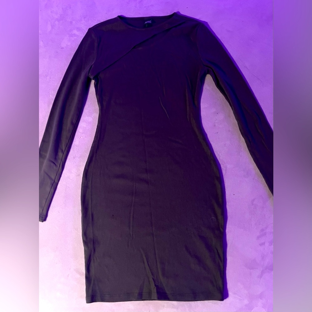 Green long sleeve mini dress